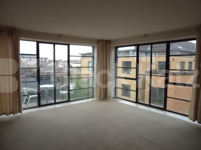			PORTERED DEVELOPMENT IN KING'S CROSS, 2 Bedroom, 1 bath, 1 reception Apartment			 Ice Wharf , KINGS CROSS